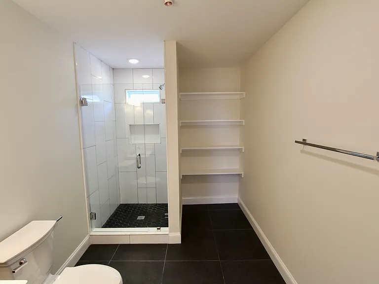 12 Greenwood Pl #4 — Photo 9