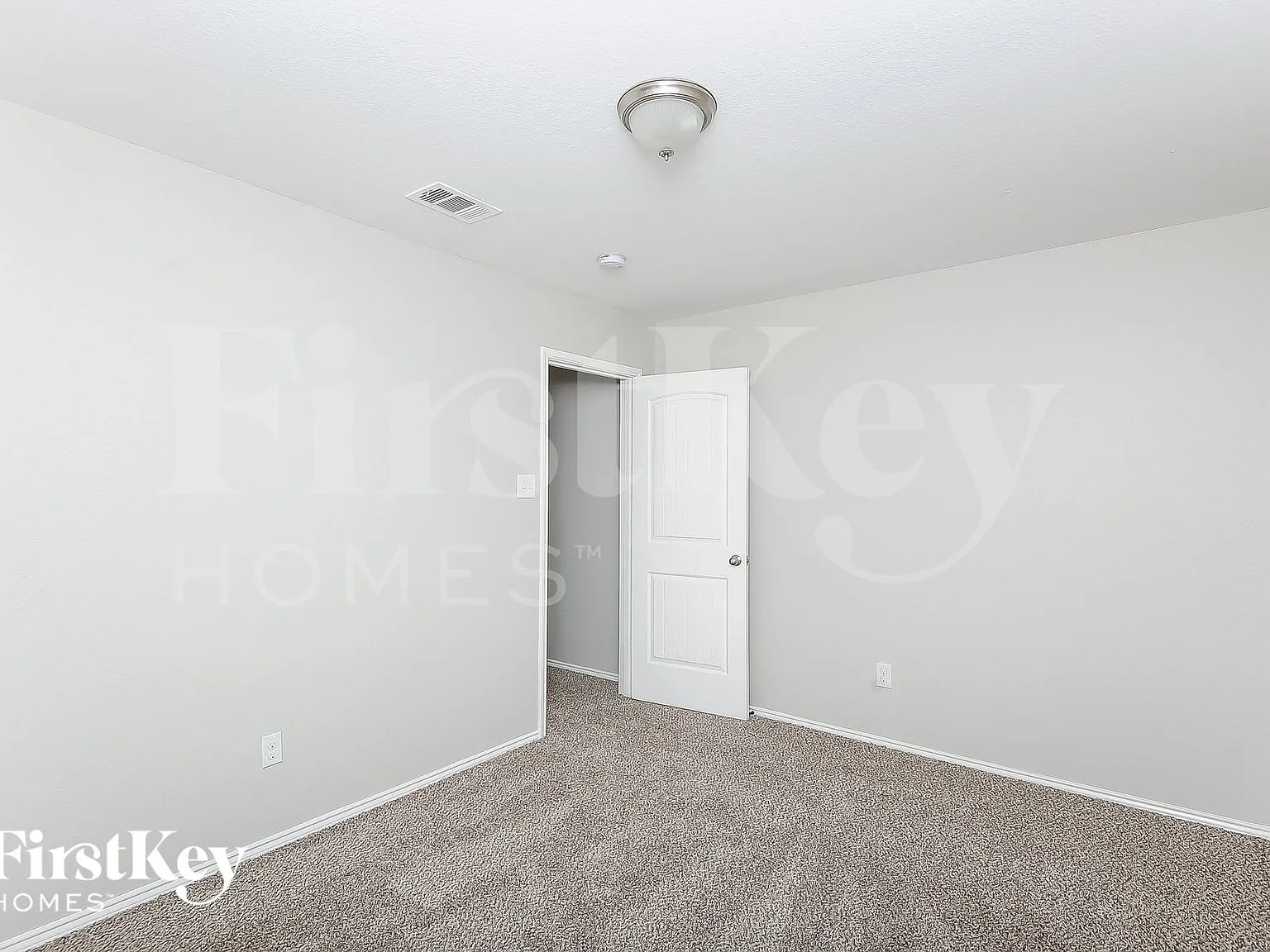 3 bed, 2.5 bath, 1940 sqft, $2,180 — Photo 1