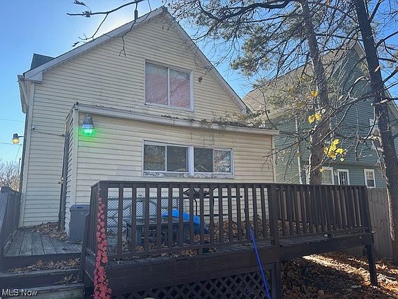 3rd image of 12203 Farringdon Ave