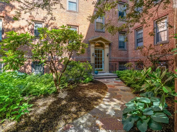 16 Ware St APT 31, Cambridge, MA 02138
