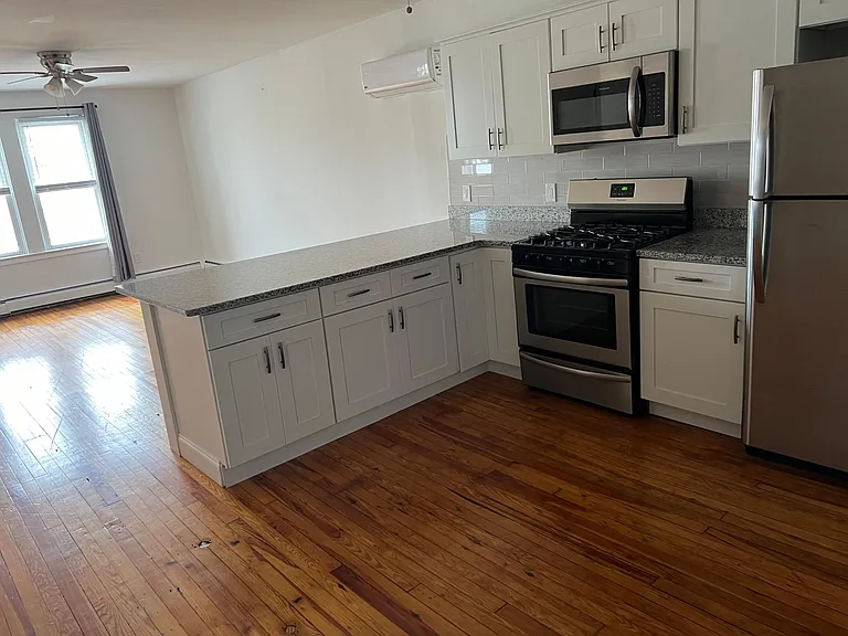 126 N Portland Ave #1 — Photo 10