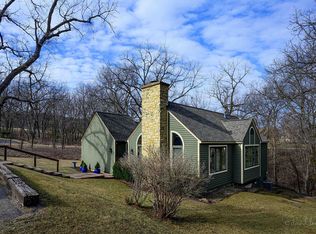 2 Bittersweet Ct, Galena, IL 61036