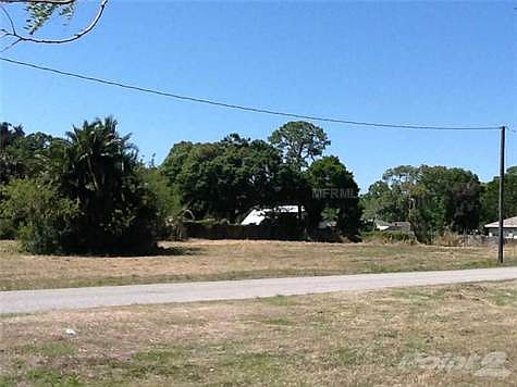 2nd image of 1923 38th Ave E