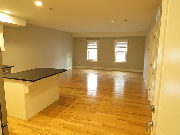 5th image of 157 Hancock St Unit 1