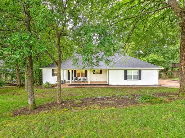 3917 E Caston Dr, Fayetteville, AR 72701