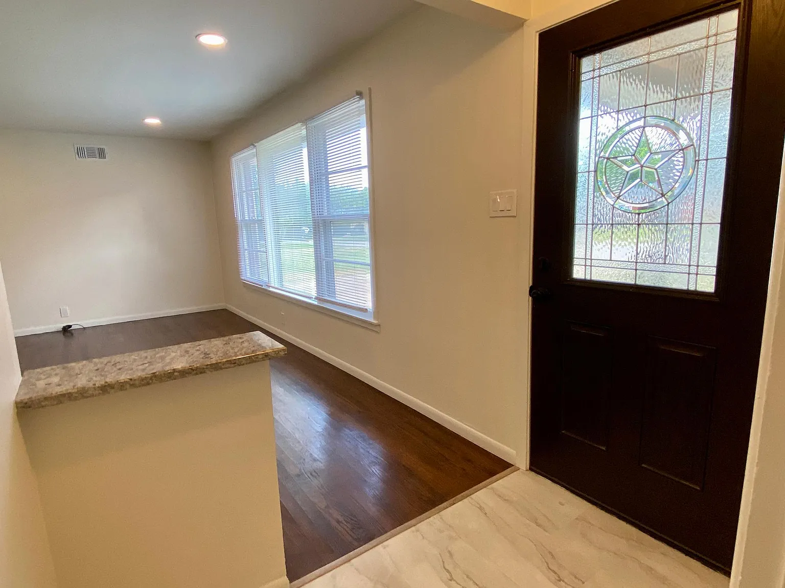 3 bed, 1.5 bath, 1211 sqft, $1,495 — Photo 3