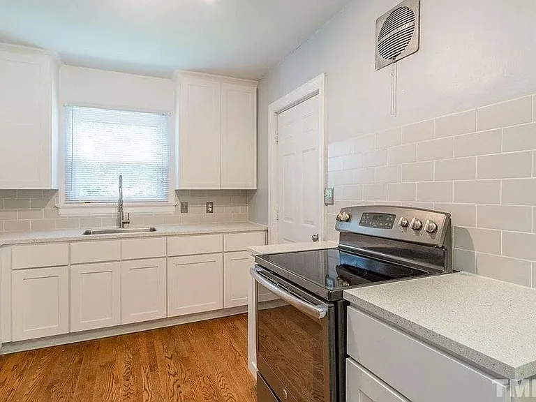 2602 Wayland Dr — Photo 7