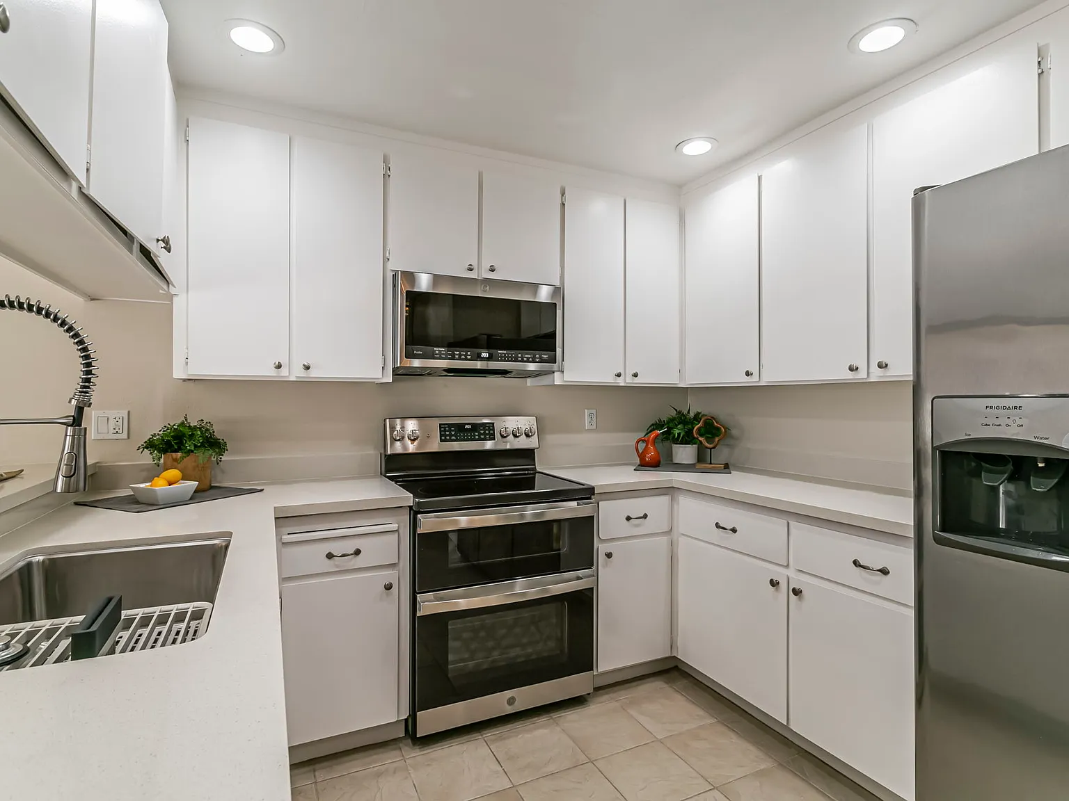 2 bed, 1163 sqft, $3,750 — Photo 1