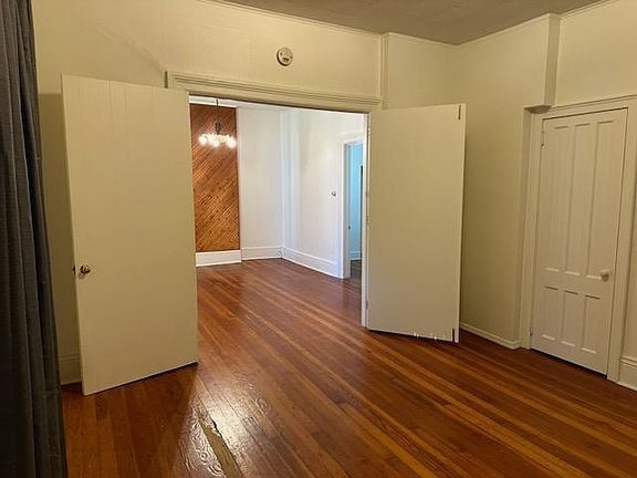 2nd image of 13 Chapel St