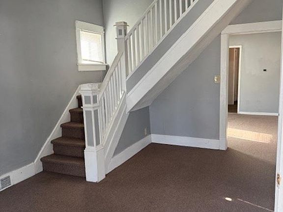 2nd image of 1319 Claremont St