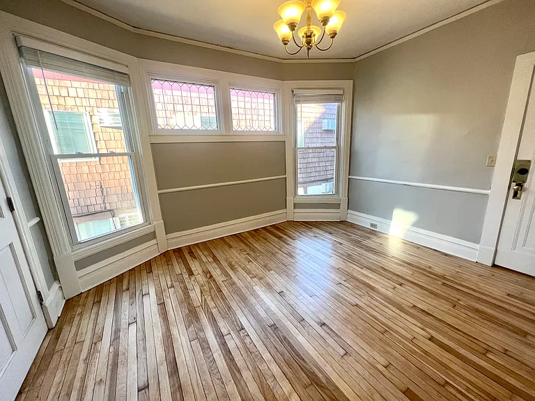 2654 Colfax Ave S — Photo 9