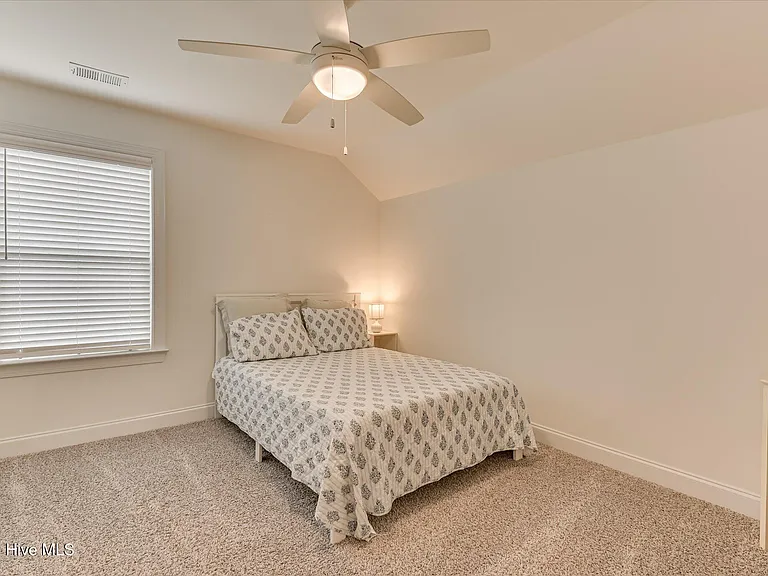 2049 Warbler Dr — Photo 40