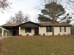 1177 Scenic Hills Dr, Fulton, MS 38843