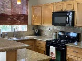 3384 N Poppy Dr, Rialto, CA 92377