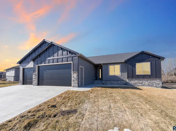 1809 S Firefly Dr, Sioux Falls, SD 57110
