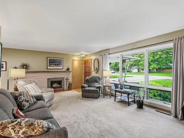 219 Heidel ROAD, Thiensville, WI 53092