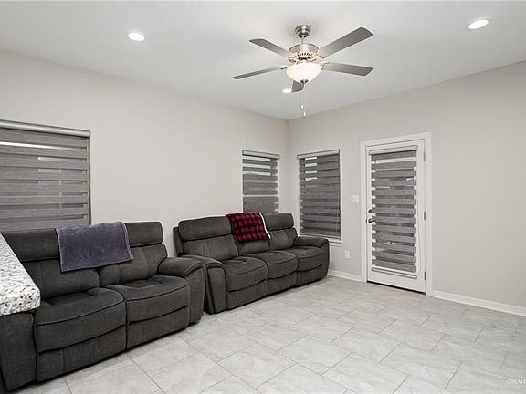 5th image of 2107 Sonador Dr