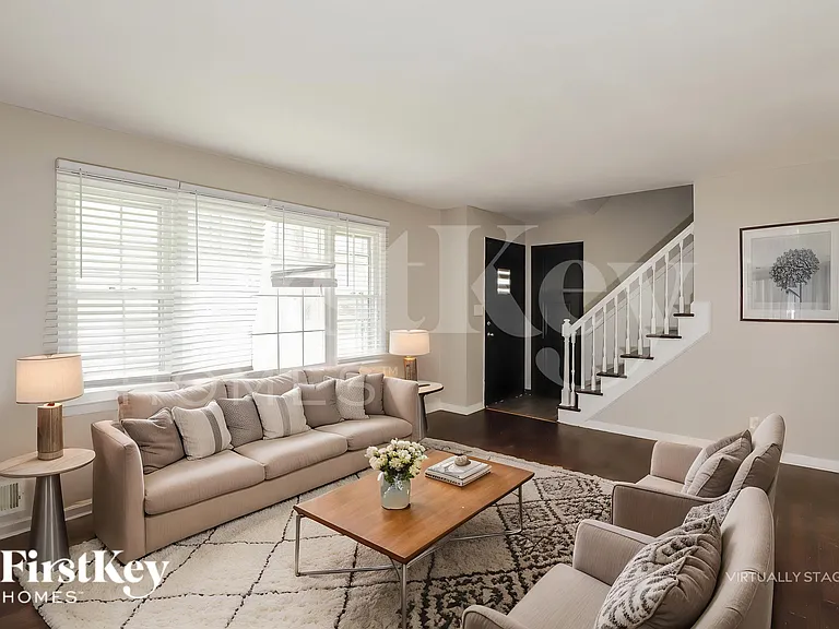 8712 Marty Ln — Photo 4