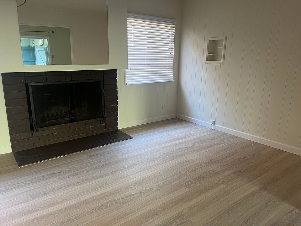 Fire place in dining area