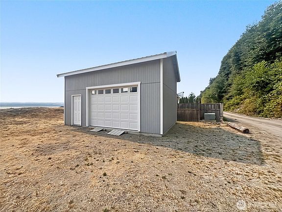 2nd image of 41 H S Beach Way