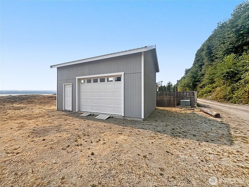 2nd image of 41 H S Beach Way