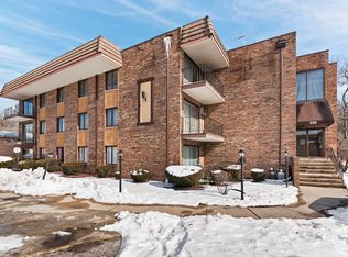 550 Michigan City Rd APT 2D, Calumet City, IL