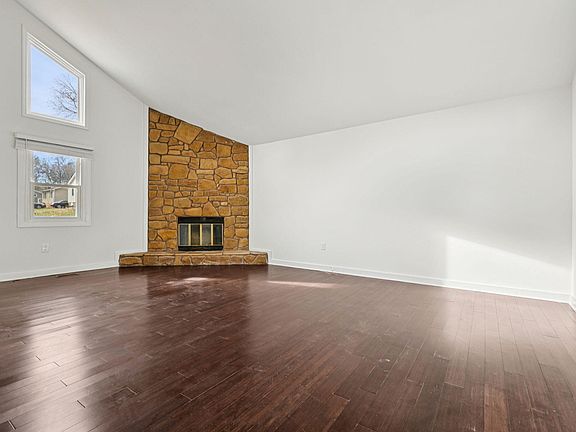 4th image of 21 Winchester Ct