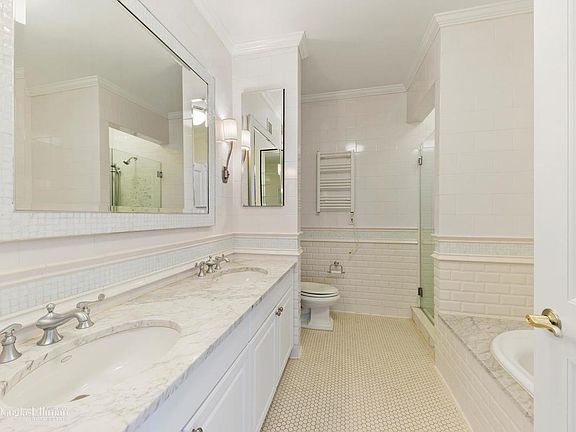 4th image of 300 E 77th St APT 16A
