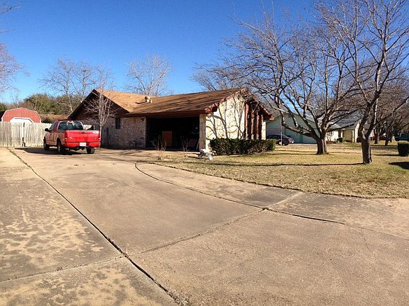 2nd image of 1000 Green Meadow Dr