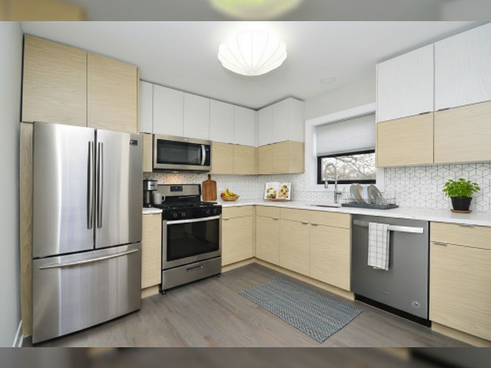 1st image of 5710 N Hermitage Ave #304