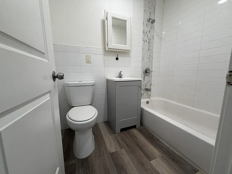9 Catherine Ct #3B — Photo 6