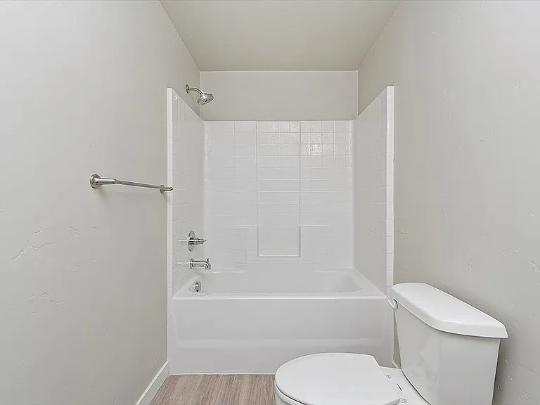 Latitude 40 One Bedroom Bath