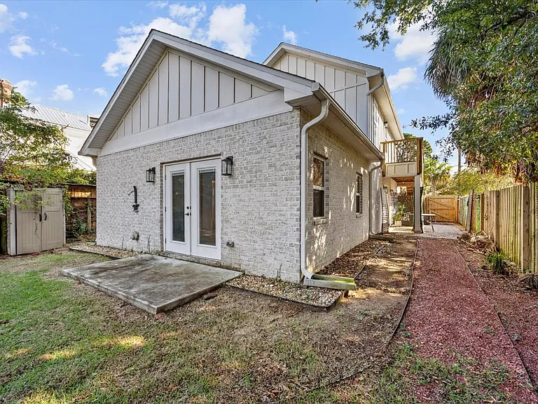 1520 E Gonzalez St #A — Photo 25
