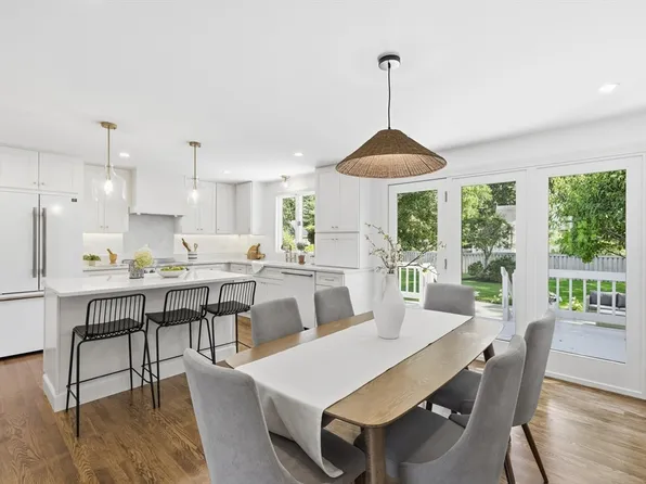 14 Eugene Rd, Burlington, MA 01803