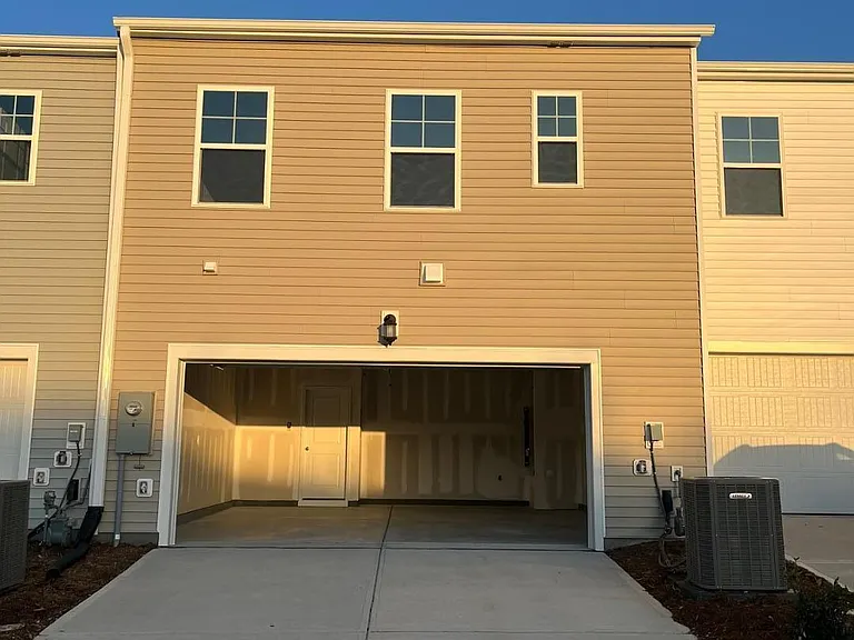 2236 Kasota Ln — Photo 33
