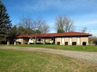 56060 Eleven Mile Rd, New Hudson, MI 48165