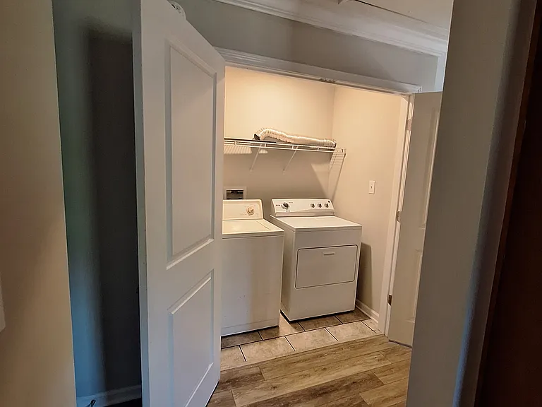 111 Orleans St — Photo 5