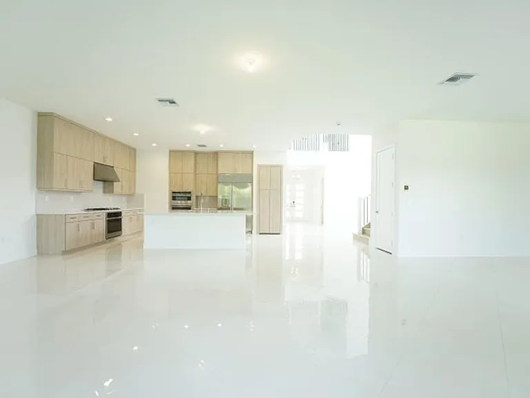 9099 Silver Marsh Ln — Photo 7