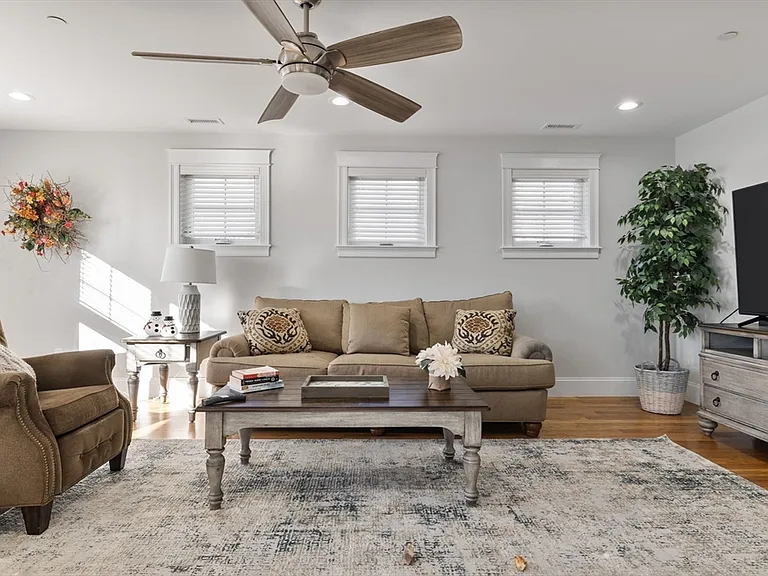 15 Rowell Ln #15 — Photo 32