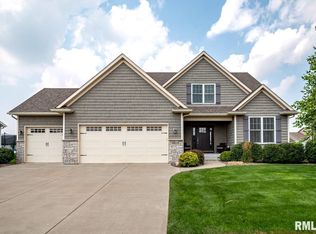 5628 Emily Rd, Bettendorf, IA 52722