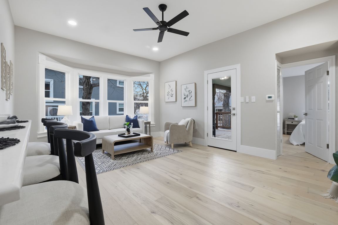 next background image