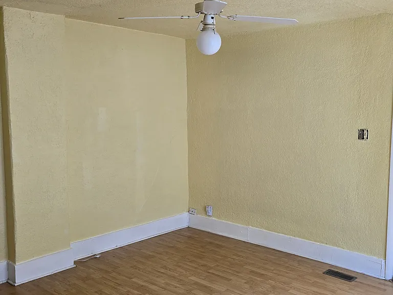 534 S Windsor St — Photo 5