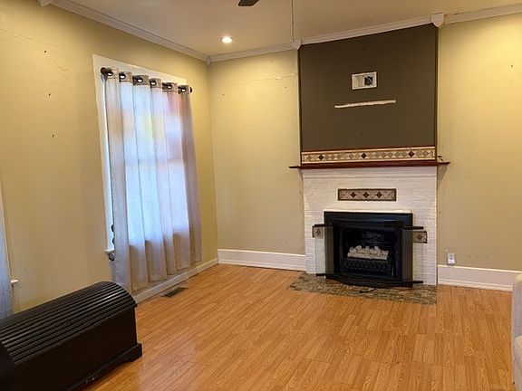 5th image of 820 S 20th St
