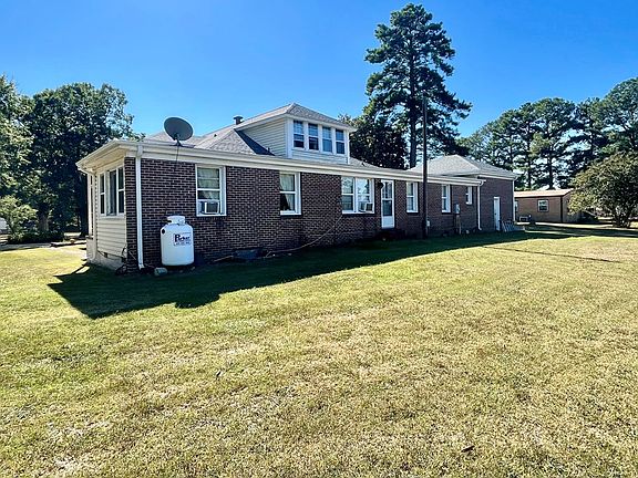 3rd image of 123 Pleasant Shade Dr