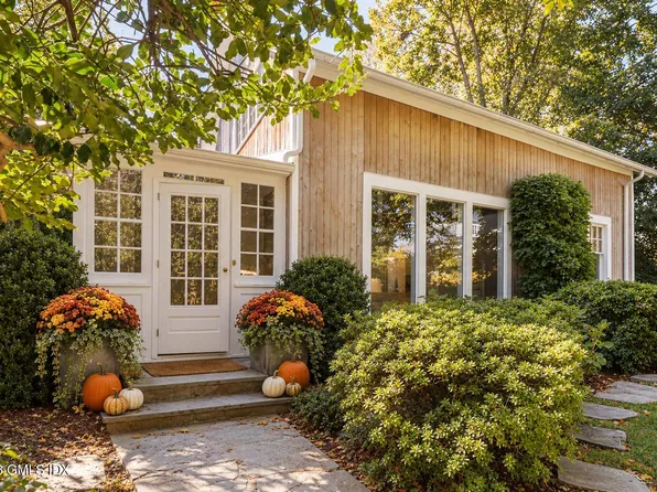 14A W End Ave, Old Greenwich, CT 06870