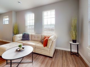 604 Autumn Wood Pkwy #149, Deerfield, WI 53531