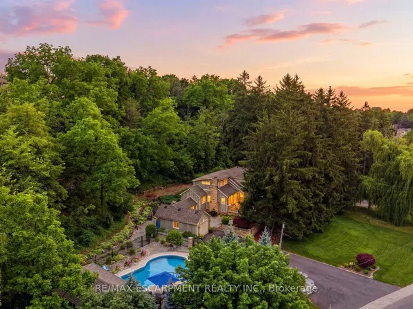 44 New Mountain Rd, Hamilton, ON L8G 2R7