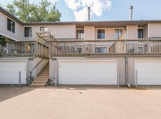 1142 Landmark Trl N, Hopkins, MN 55343