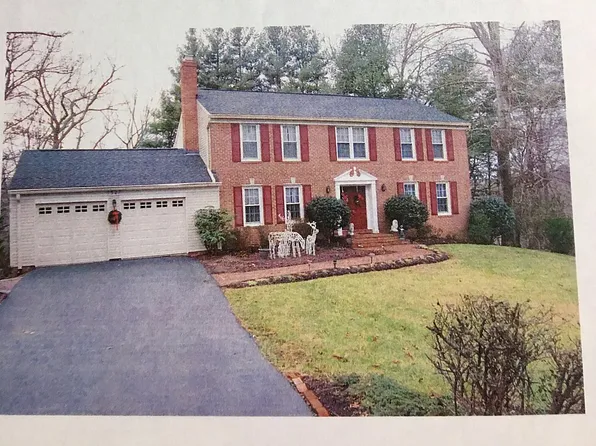 1527 Laurel Hill Rd, Vienna, VA 22182