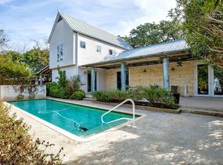 105 S Cherry St, Fredericksburg, TX 78624